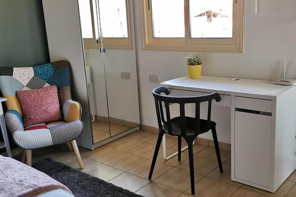 Pretty And Quiet Studio, With Wifi And Parking Limassol Luaran gambar